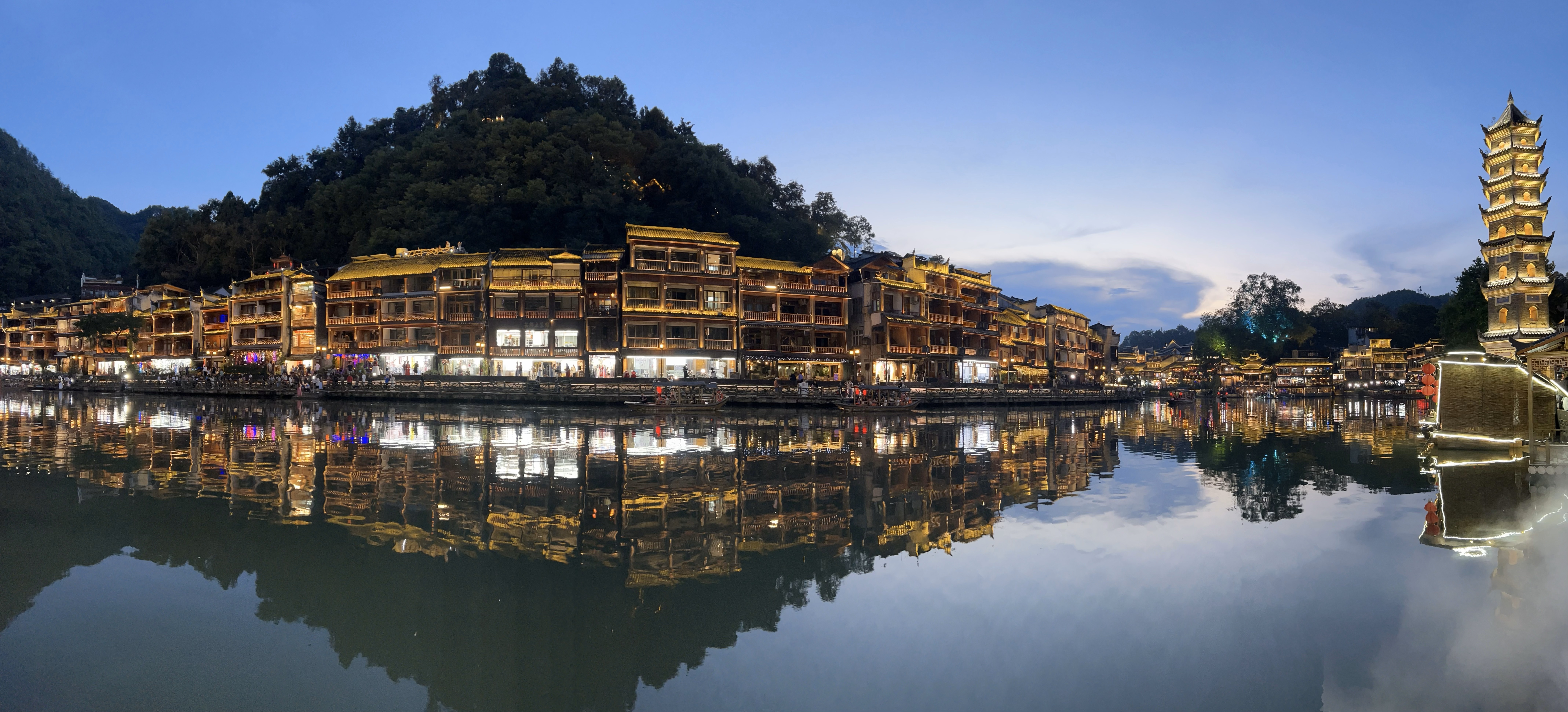 湘西沱江风光 (二)  Tuo River in Xiangxi